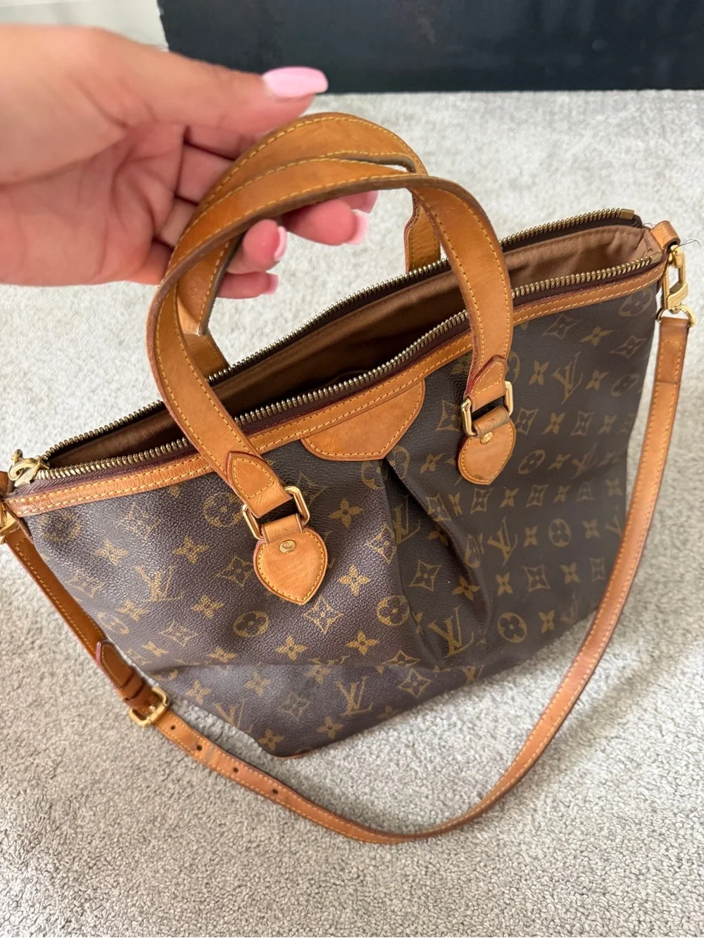Louis Vuitton Monogram Canvas Tote in Brown with Tan Leather Trim - Picture 7 of 9